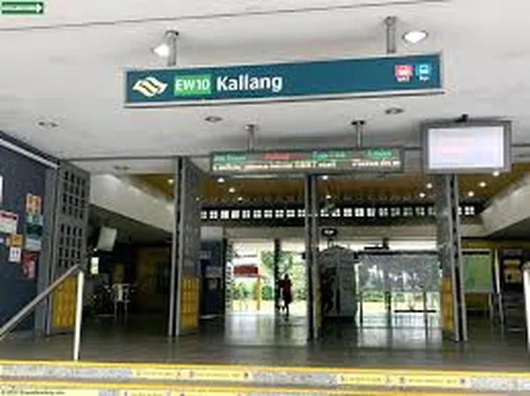 Kallang MRT station near The River Opus